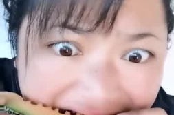 农村女网红吃瓜视频大全,趣味横生，笑料百出